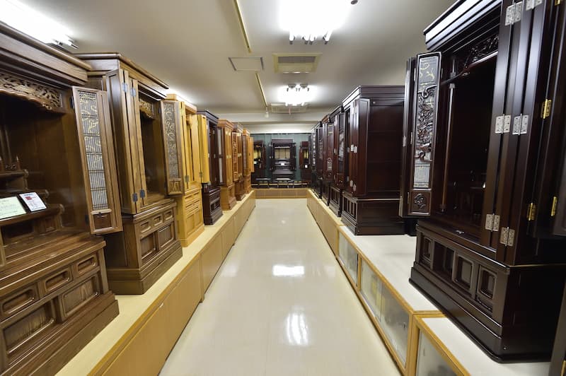 みどりや仏壇店 店内写真1-2