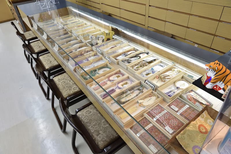 みどりや仏壇店 店内写真2-2