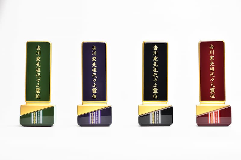 みどりや仏壇店 店内位牌写真2